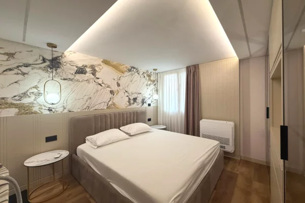 Shtepi me qera Duplex(shtepi me 2 kate) ne Tirane, 4+1, Mobilimi E mobiluar, Pagesa 800  Euro.