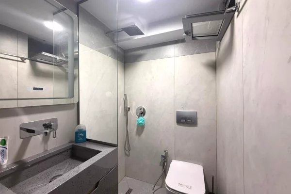 Shtepi me qera Duplex(shtepi me 2 kate) ne Tirane, 4+1, Mobilimi E mobiluar, Pagesa 800  Euro.