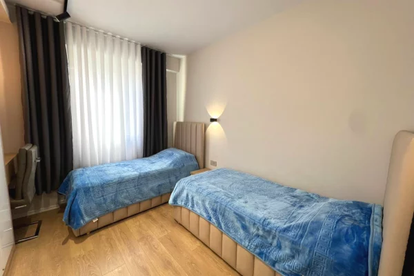Shtepi me qera Apartament ne Tirane, 2+1, Mobilimi E mobiluar, Pagesa 1,000  Euro.