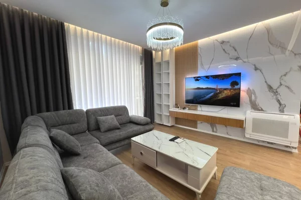 Shtepi me qera Apartament ne Tirane, 2+1, Mobilimi E mobiluar, Pagesa 1,000  Euro.