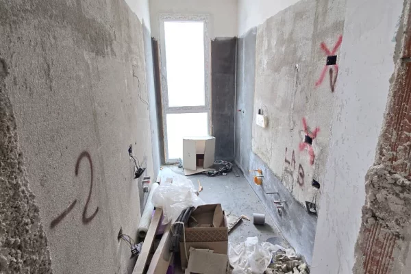 Appartamento in vendita a Tirana 3+1, Vuoto