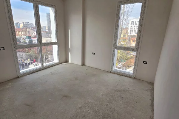 Appartamento in vendita a Tirana 3+1, Vuoto