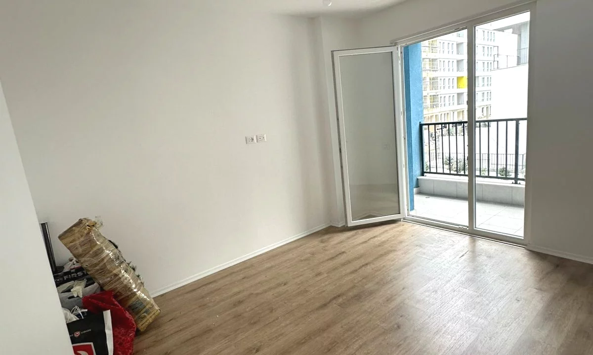 Shtepi me qera Apartament ne Tirane, 1+1, Mobilimi Pjeserisht e mobiluar, Pagesa 400  Euro.