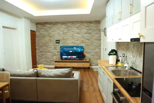 Shtepi me qera Apartament ne Tirane, 2+1, Mobilimi E mobiluar, Pagesa 850  Euro.