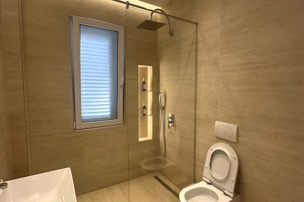 Shtepi me qera Apartament ne Tirane, 1+1, Mobilimi E mobiluar, Pagesa 700  Euro.