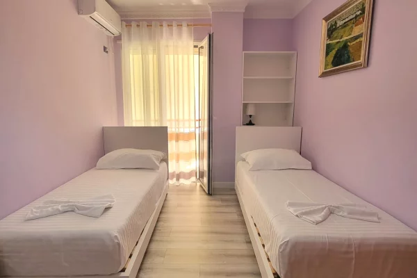 Shtepi me qera Apartament ne Tirane, 2+1, Mobilimi E mobiluar, Pagesa 900  Euro.