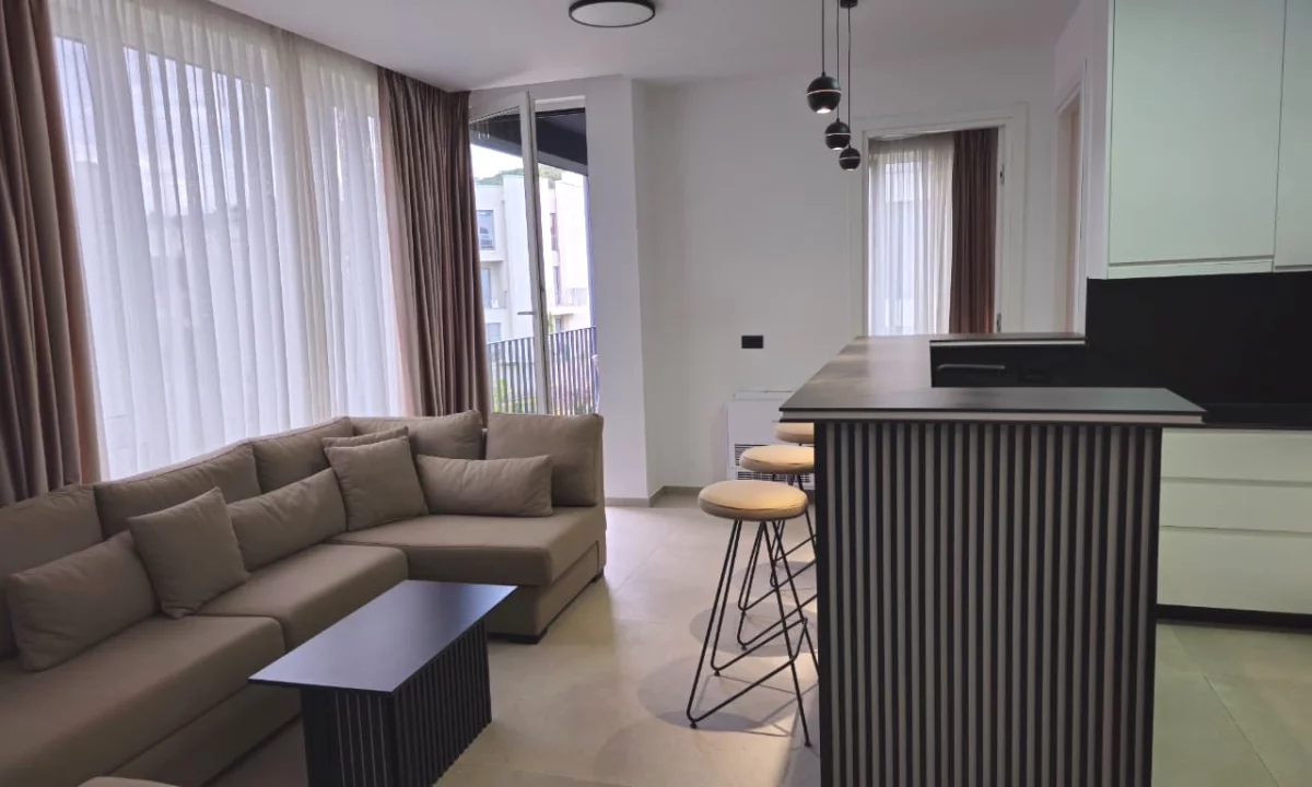 Shtepi me qera Apartament ne Tirane, 2+1, Mobilimi E mobiluar, Pagesa 1,300  Euro.