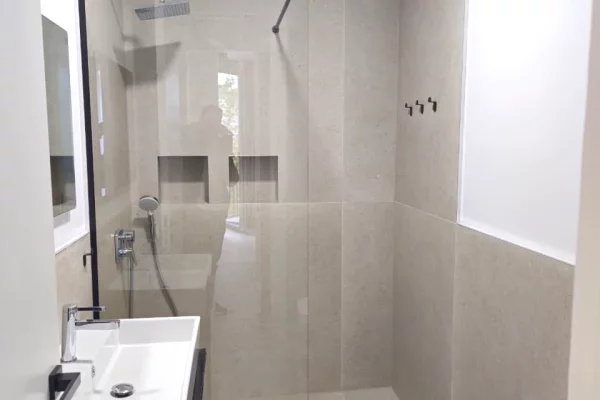 Shtepi me qera Apartament ne Tirane, 2+1, Mobilimi E mobiluar, Pagesa 1,300  Euro.