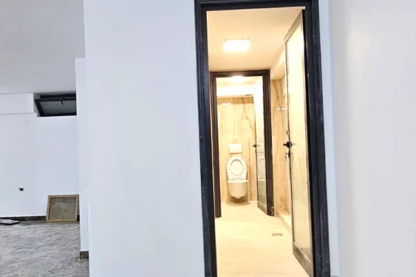 🏢 DYQAN / NJESI BIZNESI ME QIRA – RRUGA “SAMI FRASHERI”, BLLOKU