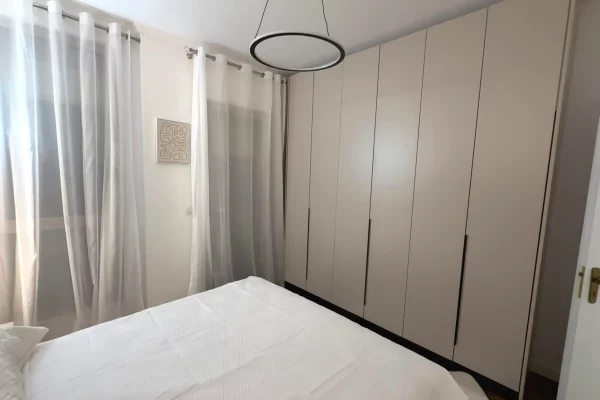 Shtepi me qera Apartament ne Tirane, 1+1, Mobilimi E mobiluar, Pagesa 500  Euro.