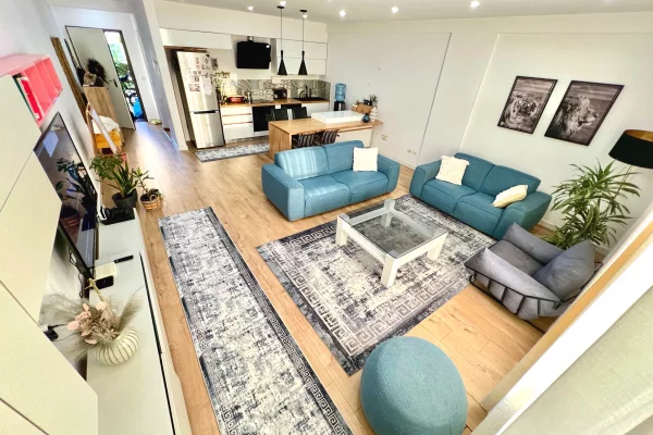 Shtepi me qera Apartament ne Tirane, 2+1, Mobilimi E mobiluar, Pagesa 1,100  Euro.