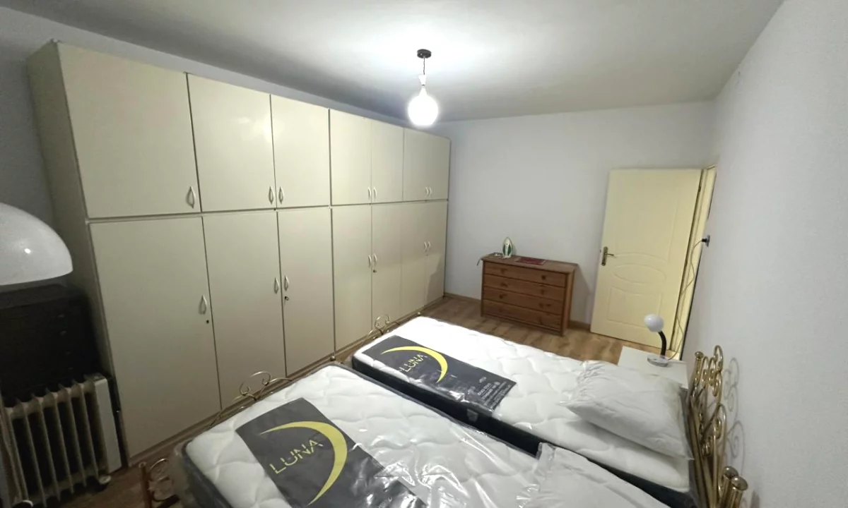 Shtepi me qera Apartament ne Tirane, 2+1, Mobilimi E mobiluar, Pagesa 500  Euro.