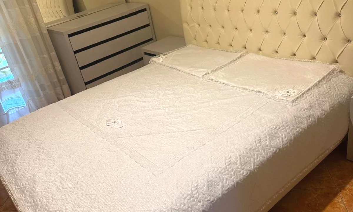 Shtepi me qera Apartament ne Tirane, 2+1, Mobilimi E mobiluar, Pagesa 700  Euro.