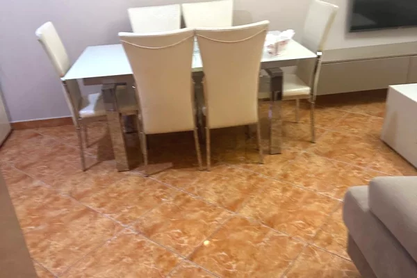 Shtepi me qera Apartament ne Tirane, 2+1, Mobilimi E mobiluar, Pagesa 700  Euro.