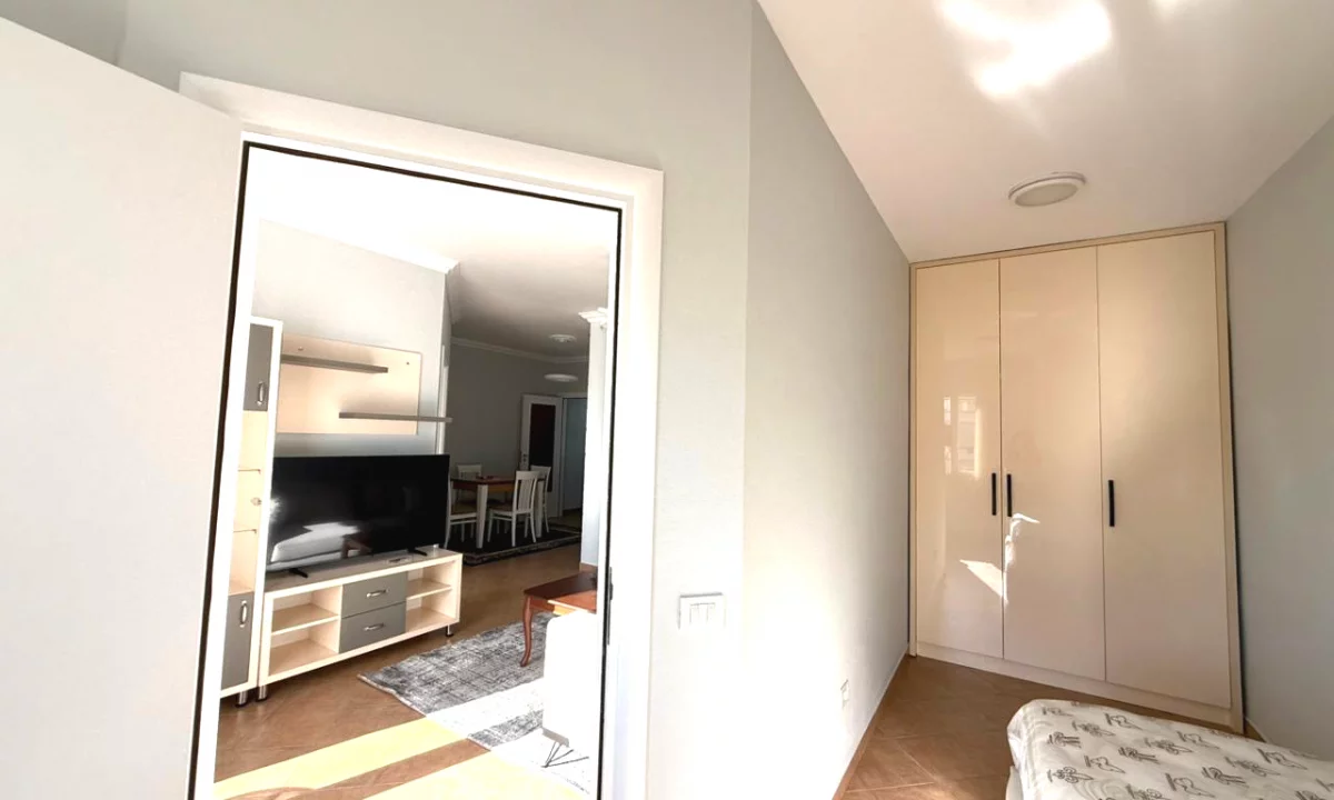 Shtepi me qera Apartament ne Tirane, 2+1, Mobilimi E mobiluar, Pagesa 800  Euro.