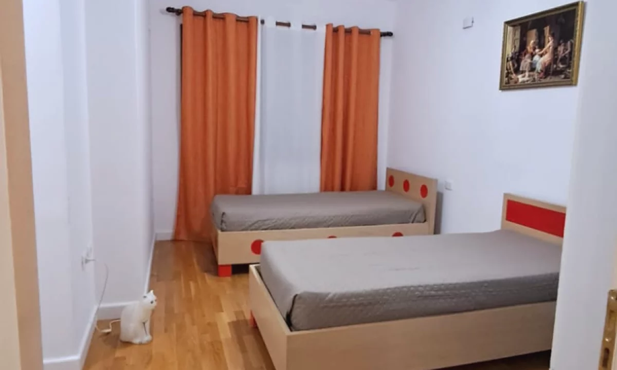 Shtepi me qera Apartament ne Tirane, 2+1, Mobilimi E mobiluar, Pagesa 600  Euro.