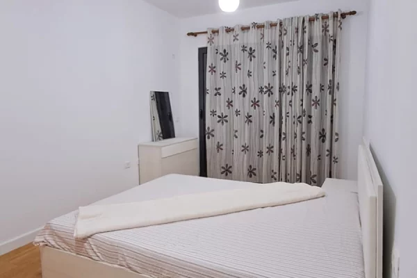 Shtepi me qera Apartament ne Tirane, 2+1, Mobilimi E mobiluar, Pagesa 600  Euro.