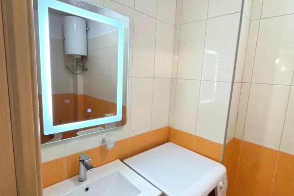 Shtepi ne shitje Apartament ne Tirane, 1+1, Mobilimi E mobiluar, Pagesa 125,000  Euro.