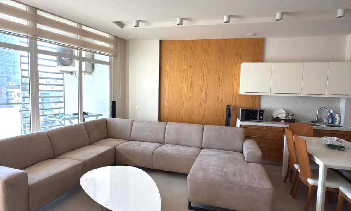 Appartamento in vendita a Tirana 2+1, Arredato