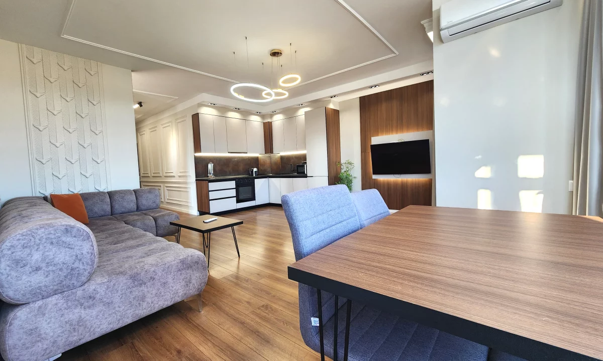 Appartamento in vendita a Tirana 2+1, Arredato