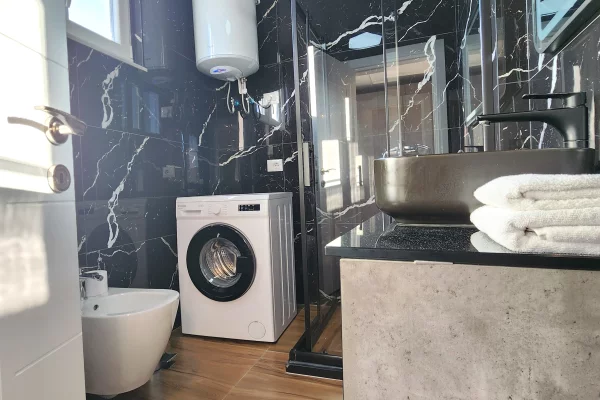 Appartamento in vendita a Tirana 2+1, Arredato