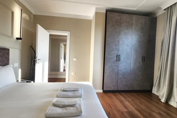 Appartamento in vendita a Tirana 2+1, Arredato