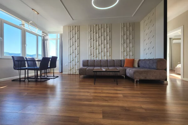 Appartamento in vendita a Tirana 2+1, Arredato