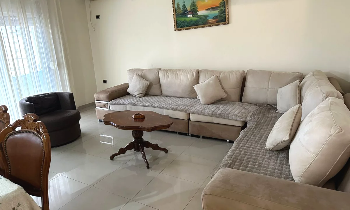 Shtepi me qera Apartament ne Tirane, 2+1, Mobilimi E mobiluar, Pagesa 600  Euro.