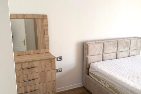 Shtepi me qera Apartament ne Tirane, 1+1, Mobilimi E mobiluar, Pagesa 480  Euro.