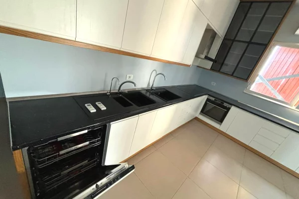 Ambient biznesi me qera 1+1 ne Tirane - 5,000 Euro