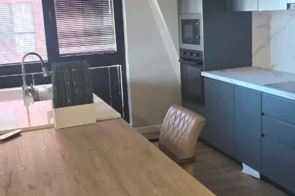 Appartamento in vendita a Tirana 2+1, Arredato