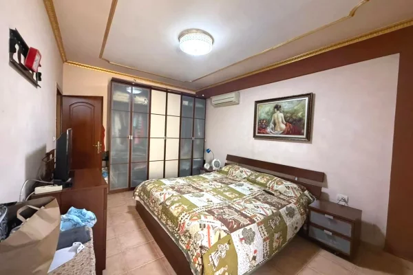 Appartamento in vendita a Tirana 2+1, Arredato