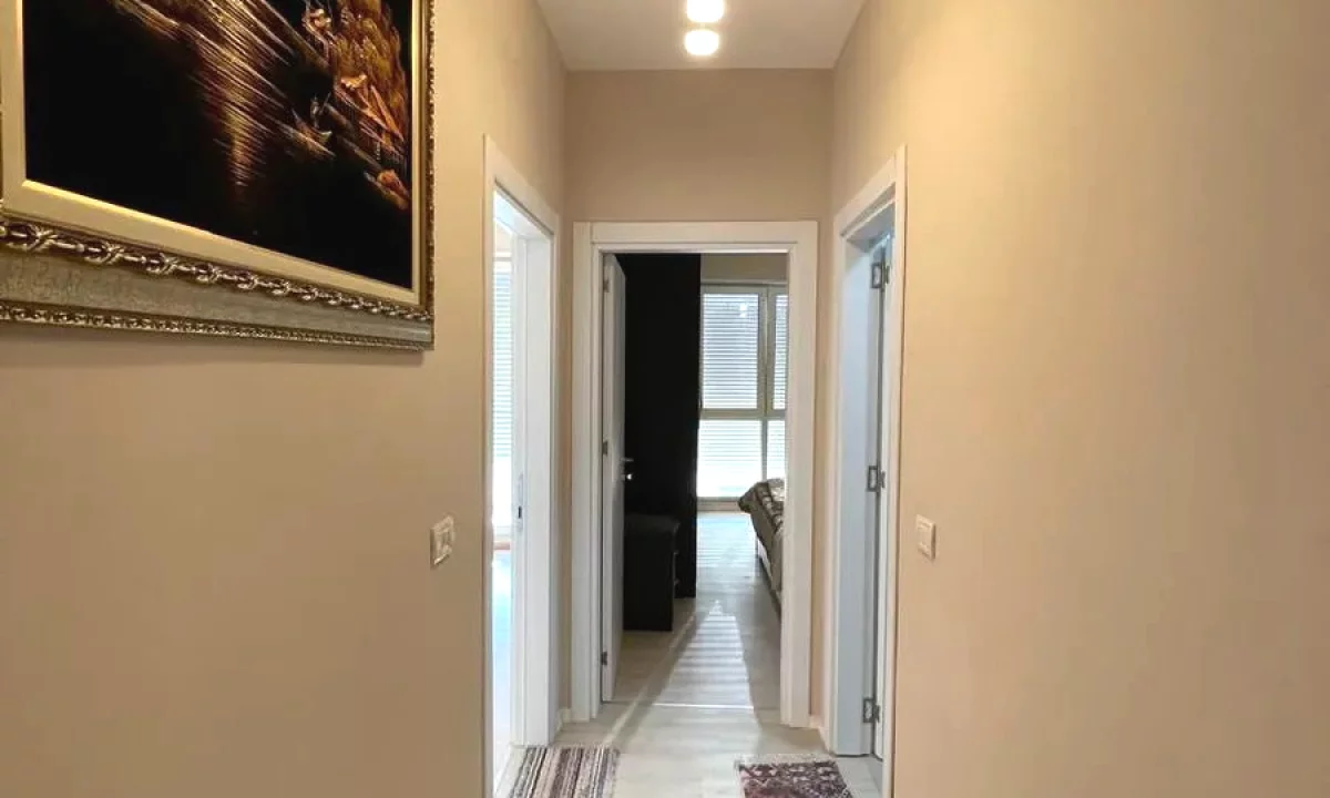 Shtepi ne shitje Apartament ne Tirane, 3+1, Mobilimi E mobiluar, Pagesa 150,000  Euro.