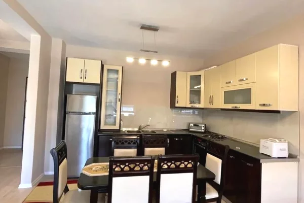 Shtepi ne shitje Apartament ne Tirane, 3+1, Mobilimi E mobiluar, Pagesa 150,000  Euro.