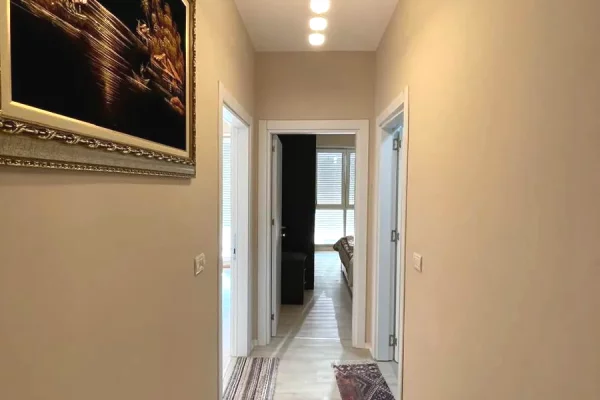 Shtepi ne shitje Apartament ne Tirane, 3+1, Mobilimi E mobiluar, Pagesa 150,000  Euro.