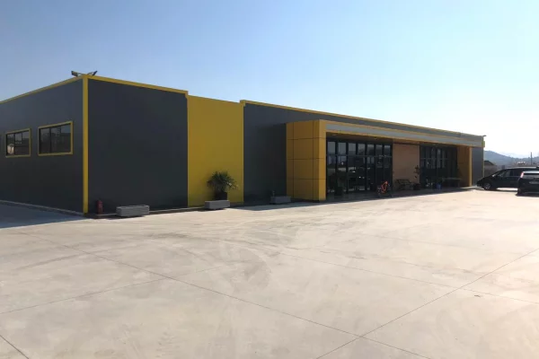  Jepet me Qira Kapanon – Prush, Tiranë