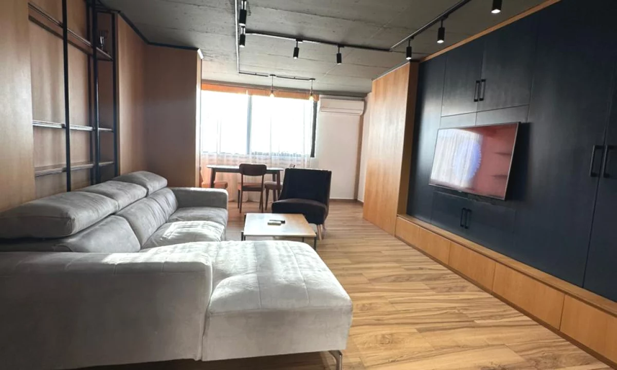 Shtepi ne shitje Duplex(shtepi me 2 kate) ne Tirane, 2+1, Mobilimi E mobiluar, Pagesa 170,000  Euro.