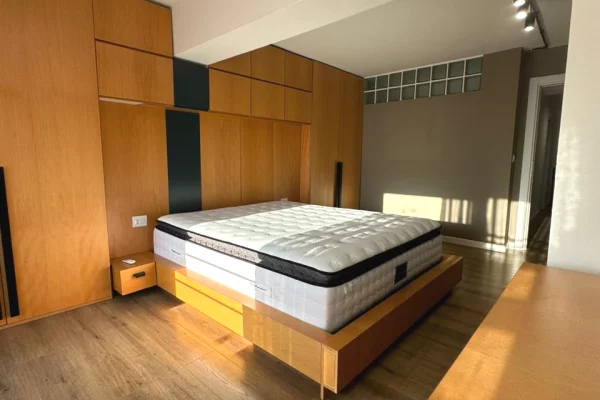 Shtepi ne shitje Duplex(shtepi me 2 kate) ne Tirane, 2+1, Mobilimi E mobiluar, Pagesa 170,000  Euro.