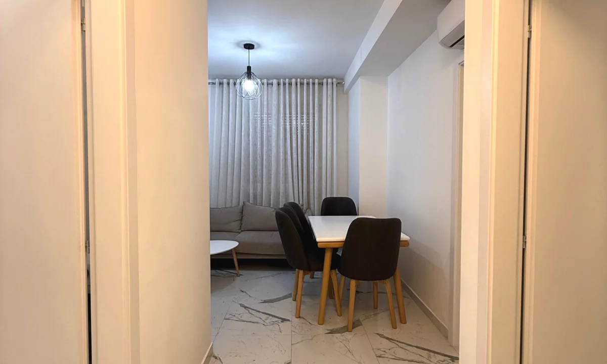 Shtepi me qera Apartament ne Tirane, 2+1, Mobilimi E mobiluar, Pagesa 800  Euro.
