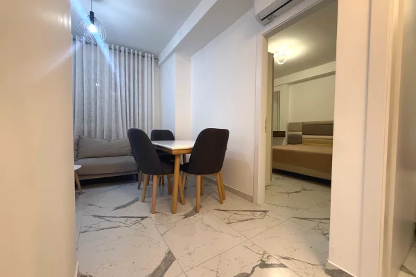 Shtepi me qera Apartament ne Tirane, 2+1, Mobilimi E mobiluar, Pagesa 800  Euro.