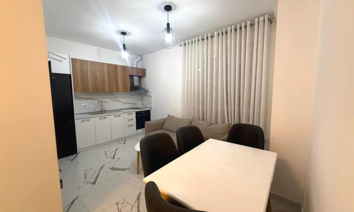 Villa di lusso in vendita a Tirana 5+1, Arredato