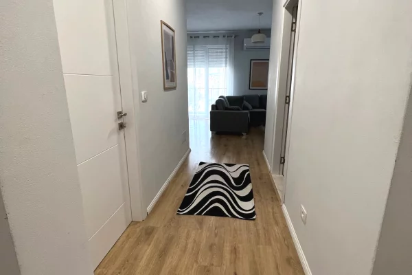 Shtepi me qera Apartament ne Tirane, 2+1, Mobilimi E mobiluar, Pagesa 750  Euro.