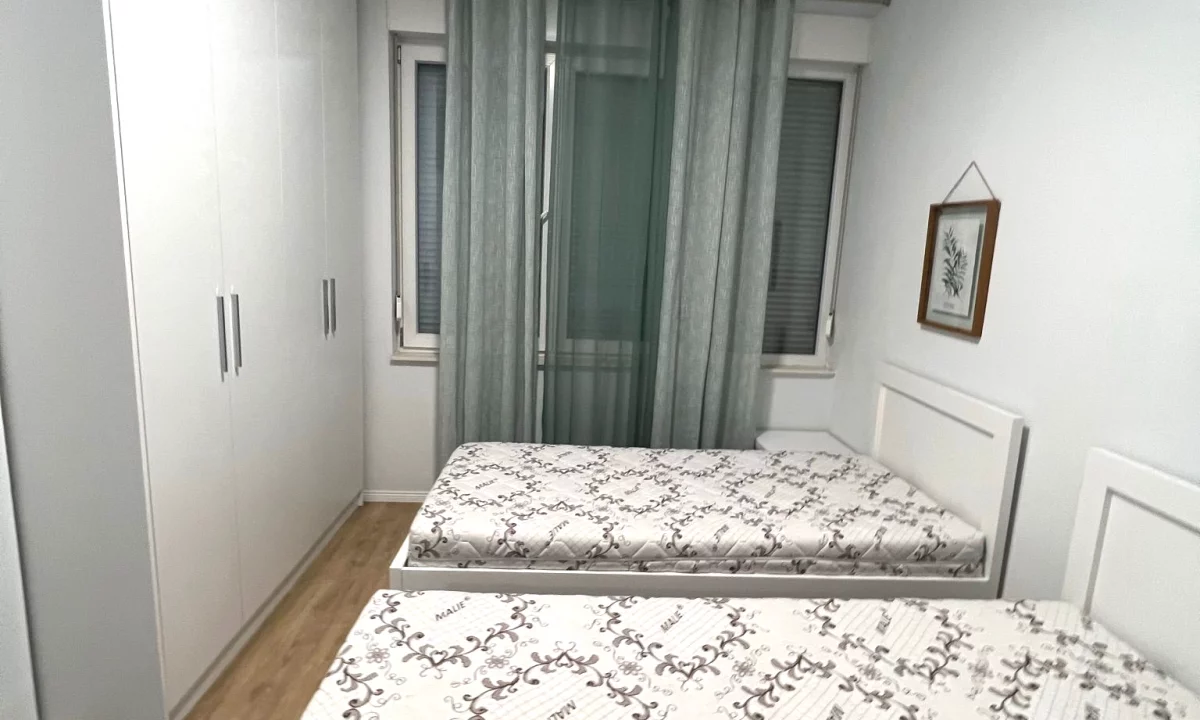 Shtepi me qera Apartament ne Tirane, 2+1, Mobilimi E mobiluar, Pagesa 750  Euro.