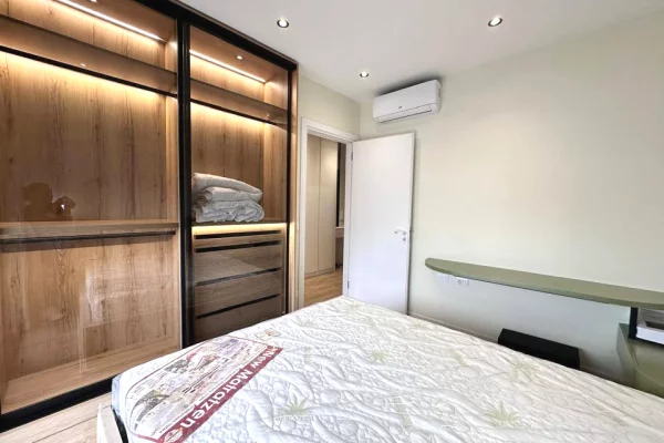  Apartament 1+1 me QIRA 📍 Rr. Karl Gega – Bulevardi i Ri