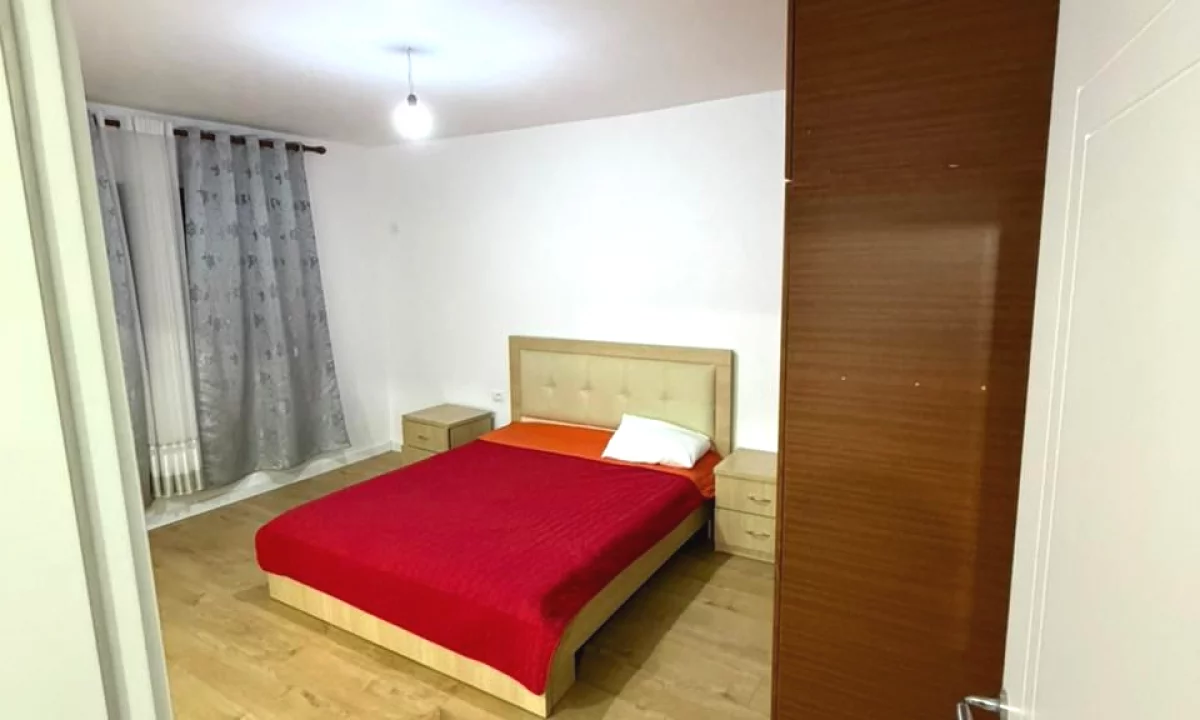 Shtepi me qera Apartament ne Tirane, 3+1, Mobilimi E mobiluar, Pagesa 55,000  Leke.