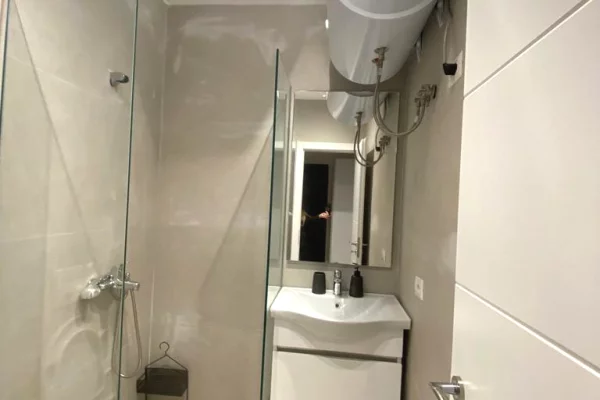 Shtepi me qera Apartament ne Tirane, 2+1, Mobilimi E mobiluar, Pagesa 65,000  Leke.