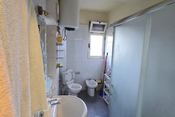 Shtepi me qera Apartament ne Tirane, 2+1, Mobilimi E mobiluar, Pagesa 550  Euro.