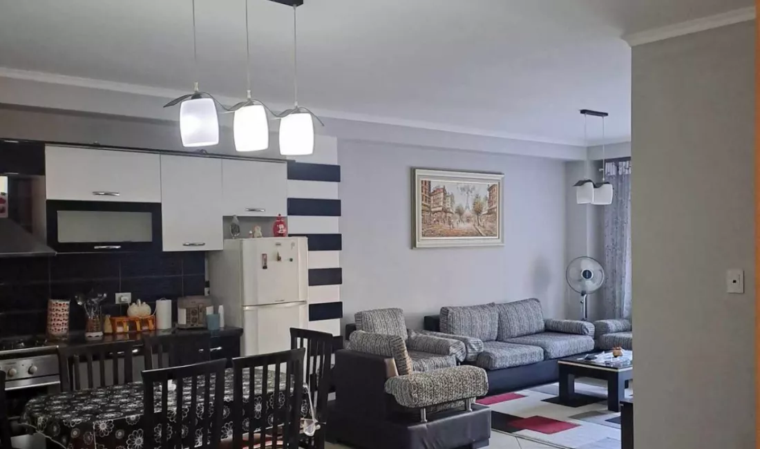 Shtepi me qera Apartament ne Tirane, 2+1, Mobilimi E mobiluar, Pagesa 40,000  Leke.