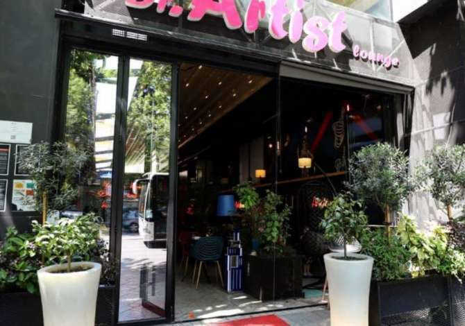 Njoftime Pune per Banakiere, Kamariere, Barist, Kuzhinier ne Tirane