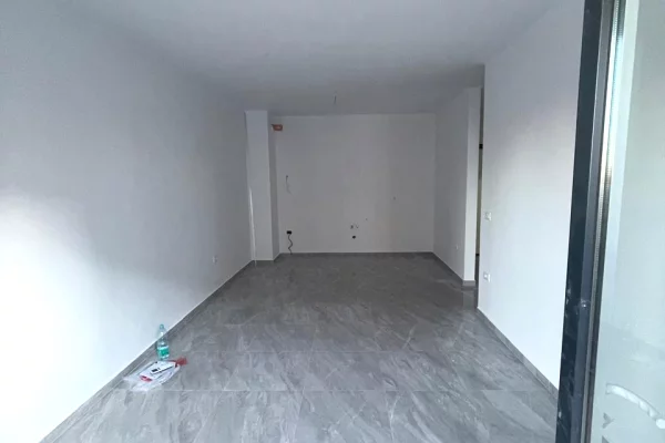 Shtepi me qera Apartament ne Tirane, 1+1, Mobilimi Bosh, pa mobiluar, Pagesa 35,000  Leke.